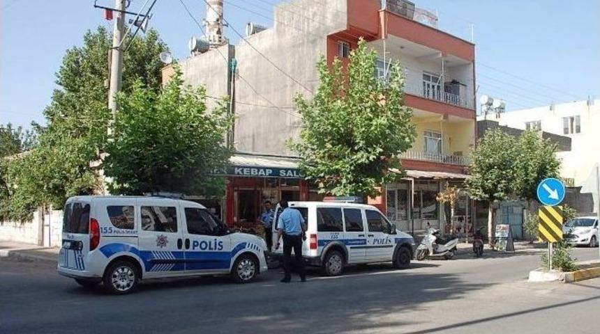 Madde Bağımlısı Şahıslar Esnafa Saldırdı