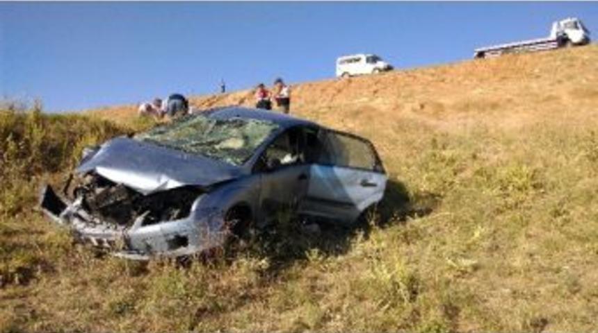 Kırıkkale&rsquo;de Trafik Kazası: 2 &Ouml;l&uuml;