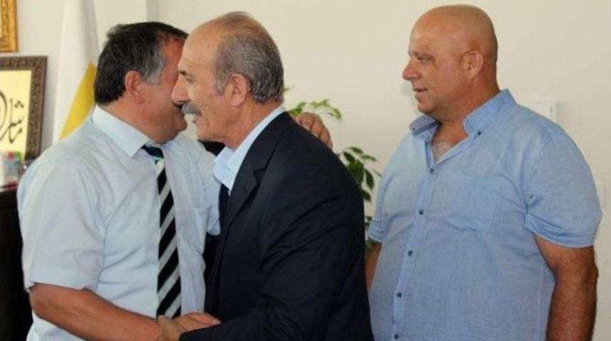 Arifiye’de Bayram Coşkulu Bayramlaşma