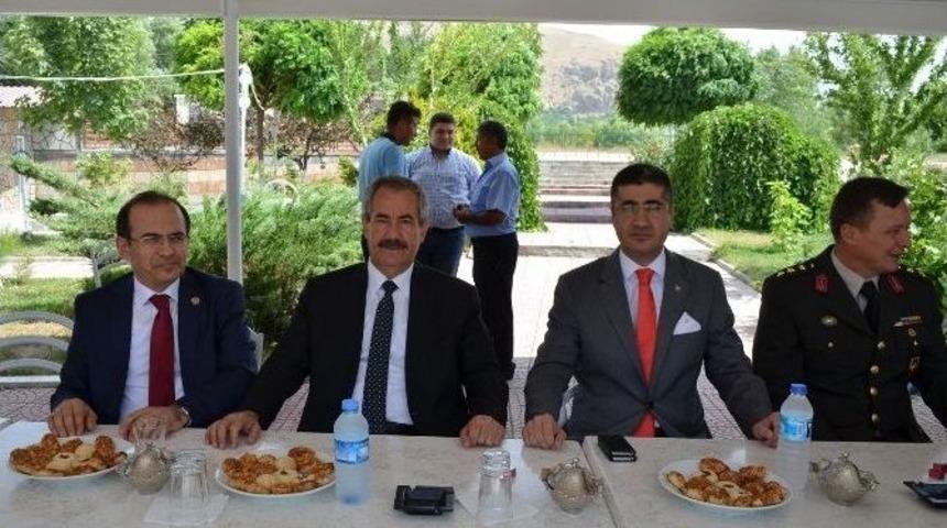 Adilcevaz&rsquo;da Bayramlaşma