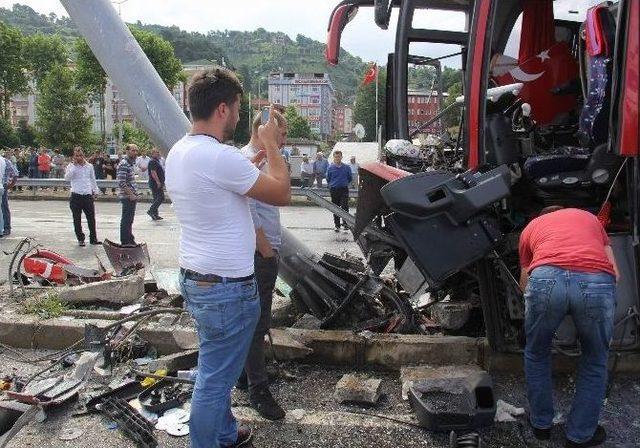 Rize’de Trafik Kazası: 1 Ölü, 36 Yaralı