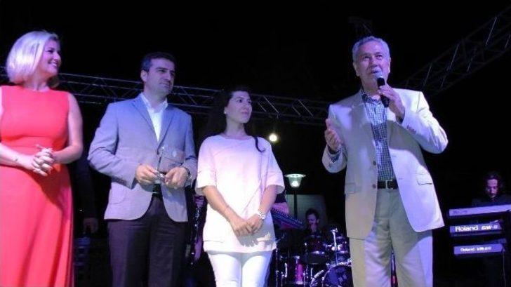 Bülent Arınç, Ferhat Göçer Konserine Katıldı G3