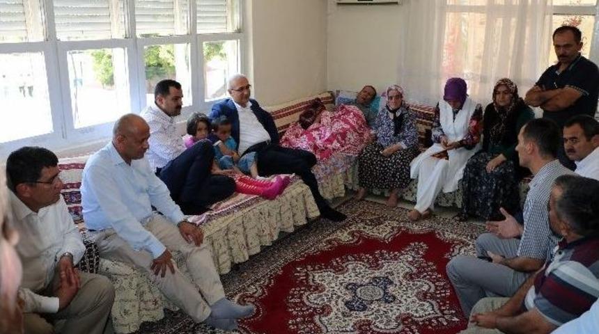 Ak Parti&rsquo;den En Yaşlı &Uuml;yelere Ziyaret