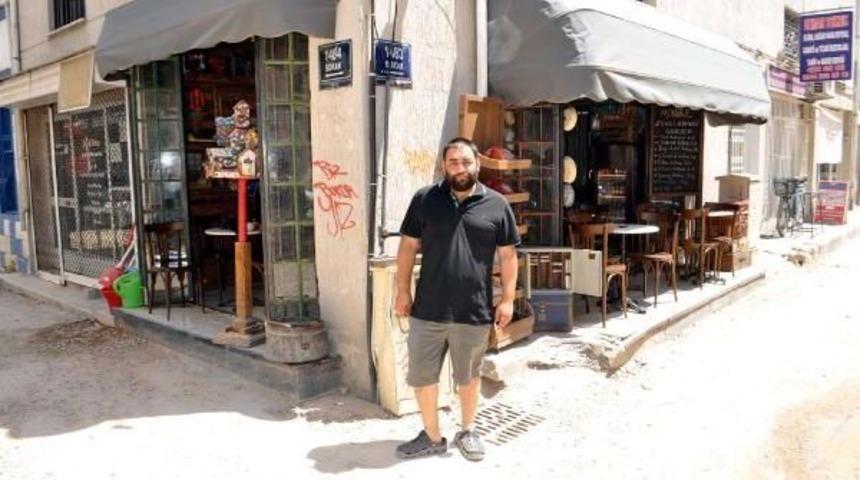Alsancak'ın Son G&ouml;zdesi, Eskici Kahveci Gazozcu