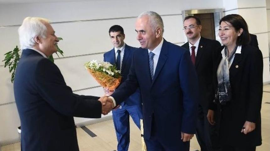 Chp&rsquo;de Bayramlaşmanın Ana G&uuml;ndemi Koalisyon &Ccedil;alışmaları Ve Cumhurbaşkanı