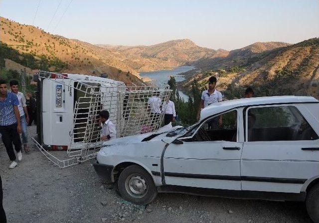 Sincik’te Trafik Kazası: 4 Yaralı