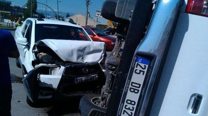 Erzurum&rsquo;da Trafik Kazası: 3 Yaralı