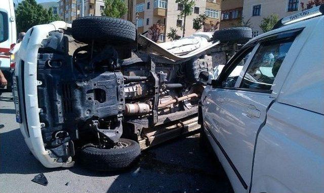 Erzurum’da Trafik Kazası: 3 Yaralı