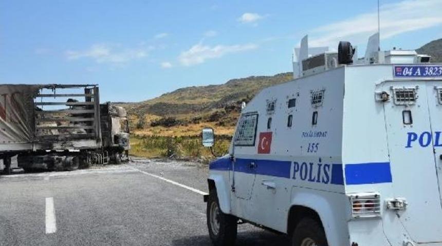 Pkk Iğdır'da Tır Yaktı (2)