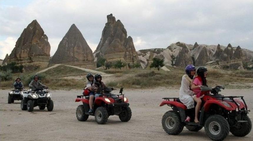 Turistler Kapadokya&rsquo;yı Atv Turları İle Keşfediyor