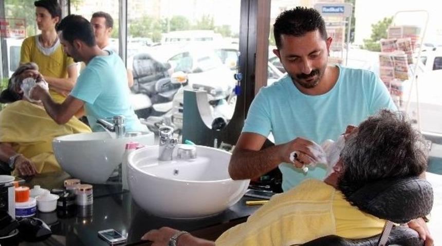 Kuaf&ouml;rler &rsquo;iş Yeri Hekimi&rsquo; İstemiyor