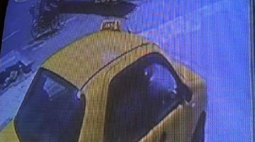 Halk Otob&uuml;s&uuml;ne &Ccedil;arpan Motosikletin S&uuml;r&uuml;c&uuml;s&uuml; Yaralandı