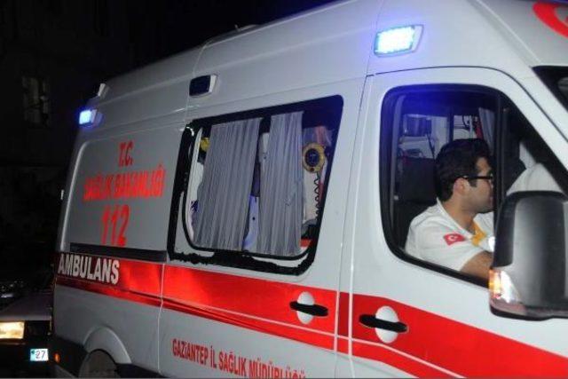 Yaralıyı Almaya Gelen Ambulansın Camı Kırıldı