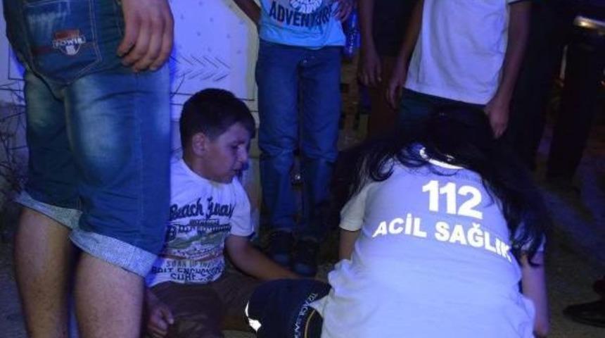 Otomobil &Ccedil;ocuğa &Ccedil;arpıp Ka&ccedil;tı