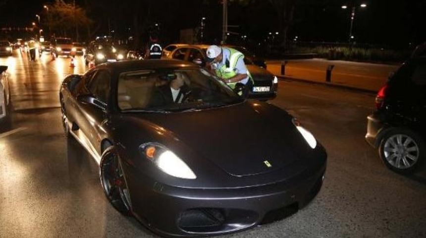 Trafik Denetimlerinde S&uuml;r&uuml;c&uuml;lere Ceza Yağdı