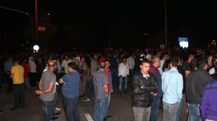 Heyelanzedeler Karayolunu  Trafiğe Kapattı