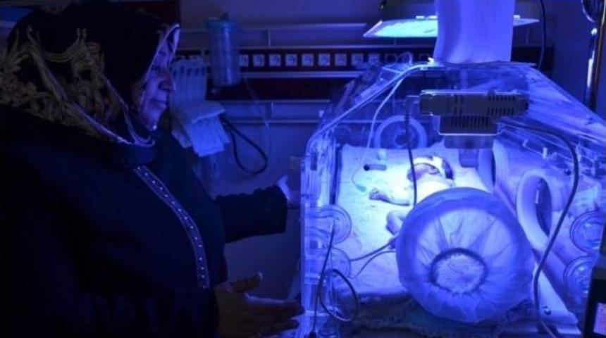 Muhsine Kahraman Bayramı Yeni Doğan Bebekler İle Ge&ccedil;irdi