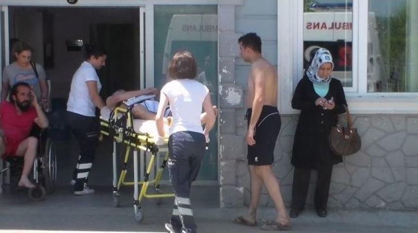 Tekneden D&uuml;şen Gen&ccedil; Boğulma Tehlikesi Ge&ccedil;irdi