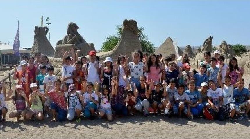 Muratpaşalı &Ccedil;ocuklardan Kum Heykellere Gezi