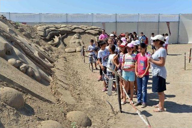 Muratpaşalı Çocuklardan Kum Heykellere Gezi