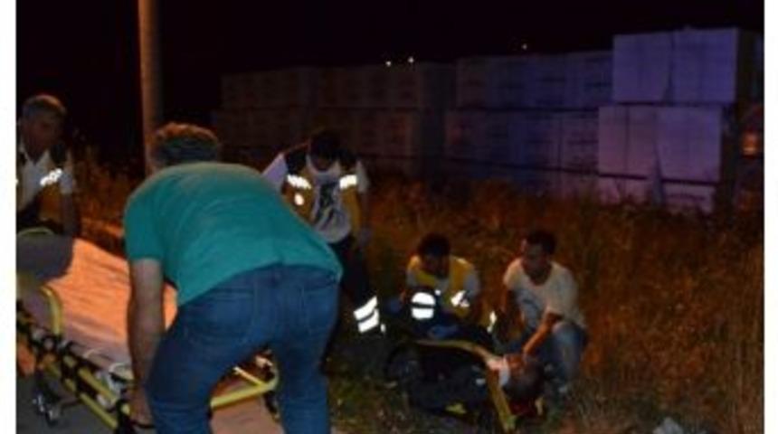 Aracı Bozulan S&uuml;r&uuml;c&uuml;ye Otomobil &Ccedil;arptı