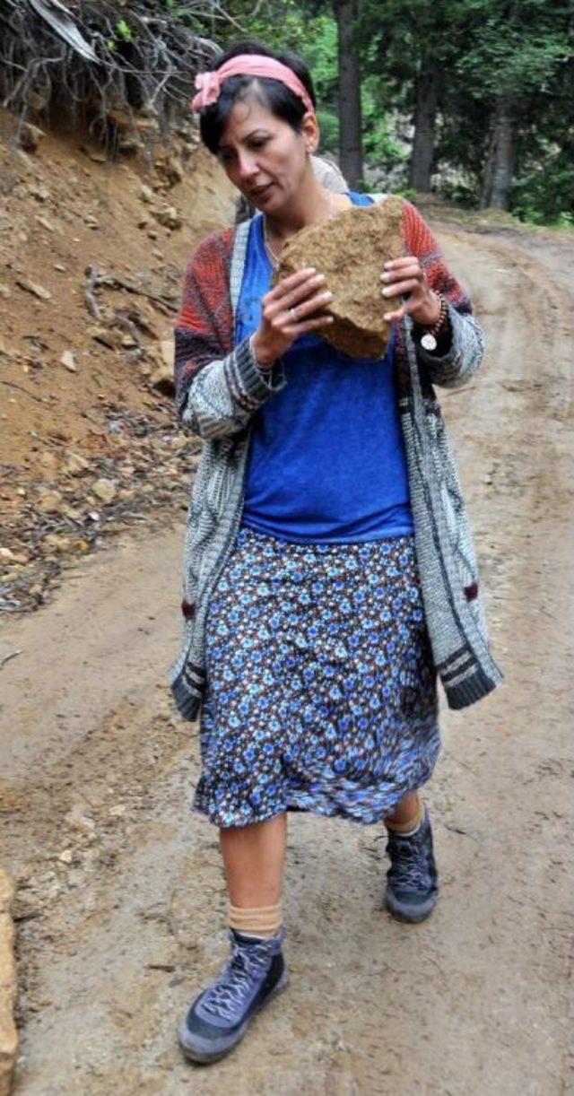 ‘Yeşil Yol Yerine Mevcut Yolların Bakımı Yapılsın’ Dediler, Kazma-Kürekle Işe Koyuldular