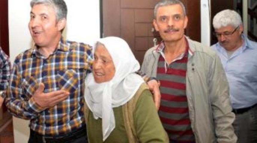 Cezaevinde Mekik &Ccedil;eken Tutuklu Eski Başsavcı Fıtık Oldu