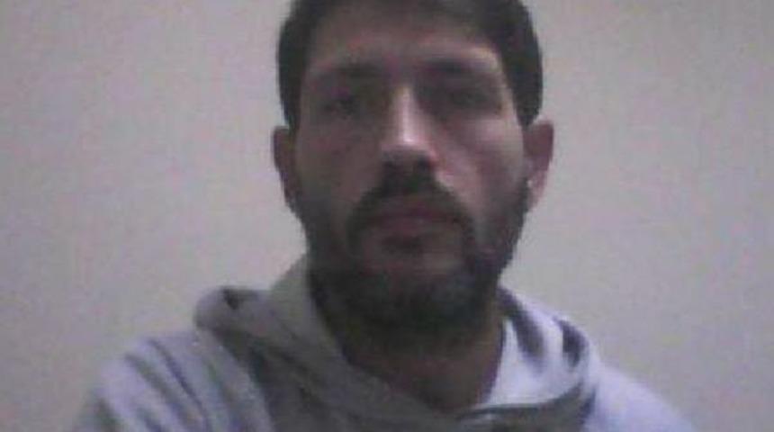 Tartıştığı Ikiz Kardeşini Bı&ccedil;akladı