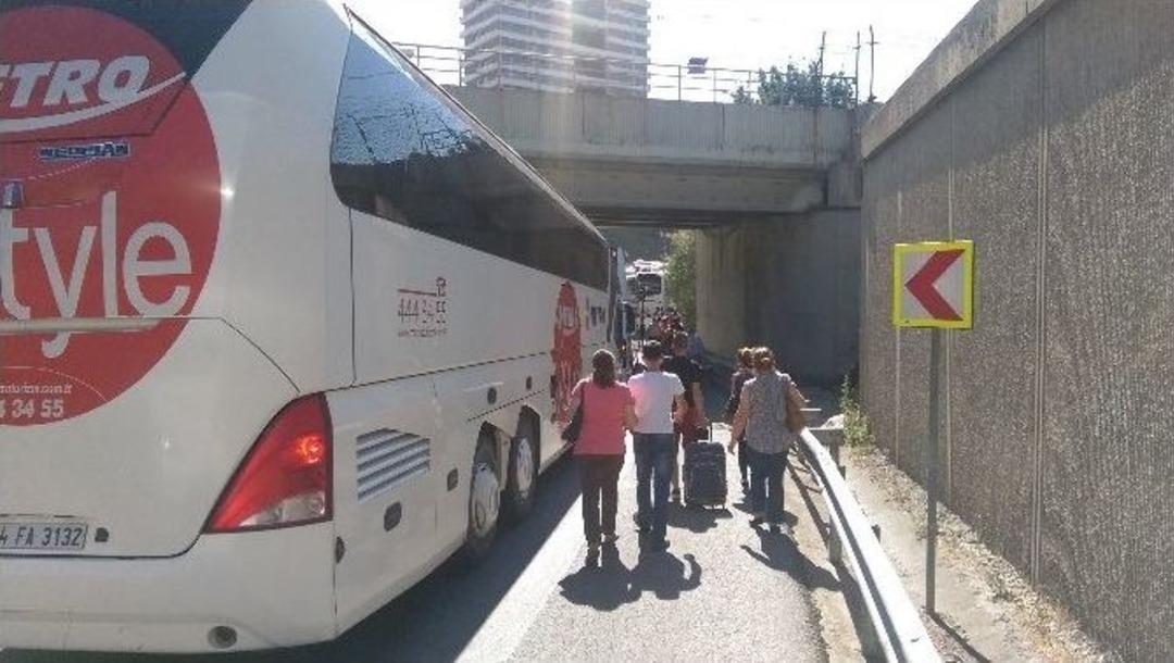 Otogarda D&ouml;n&uuml;ş &Ccedil;ilesi