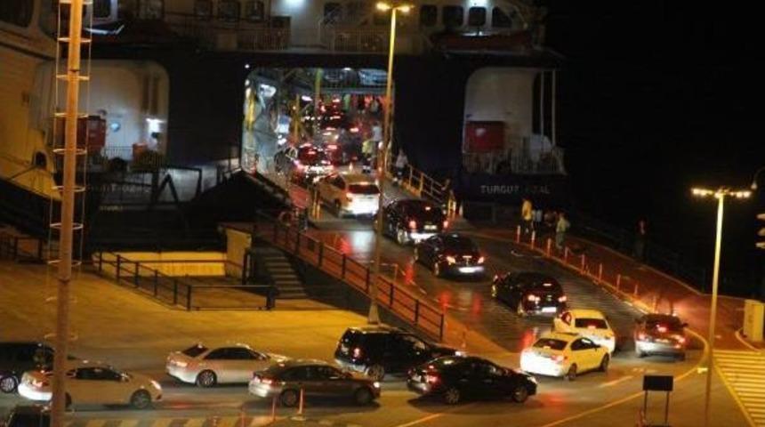 Bandırma&rsquo;Da Tatilcinin D&ouml;n&uuml;ş Yoğunluğu