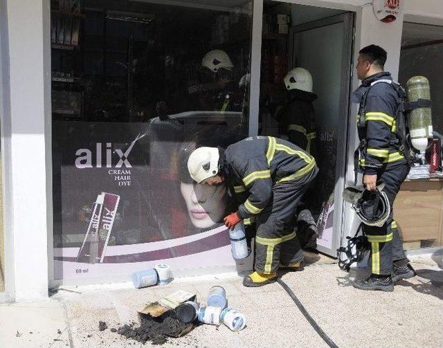 Antalya’da Kozmetik Dükkanında Yangın