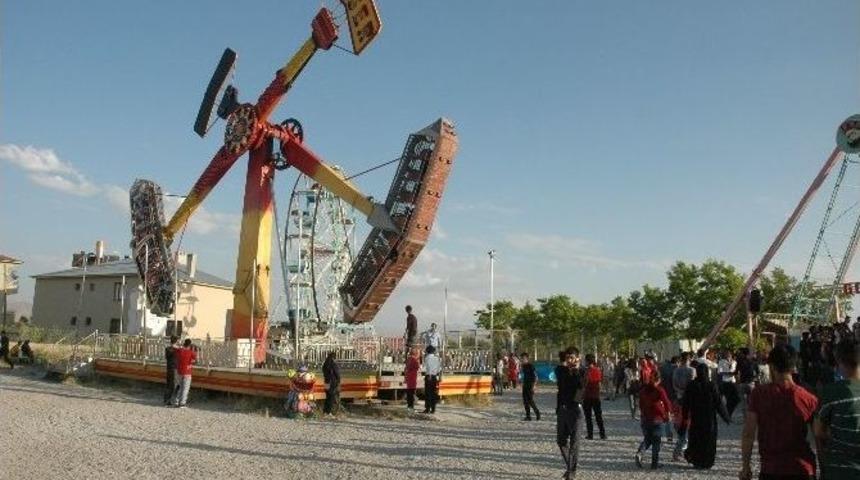 Bayram Tatilini Fırsat Bilenler Eğlence Merkezlerine Koştu