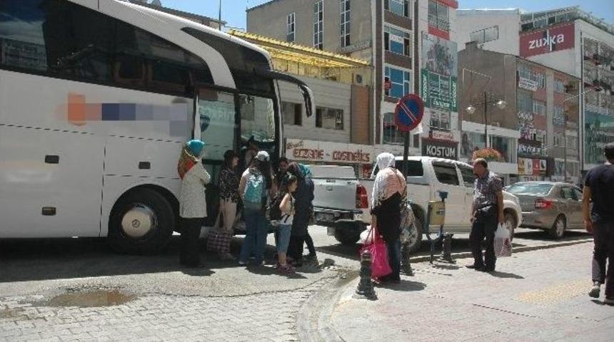 İranlılar &Uuml;lkelerine D&ouml;n&uuml;yor