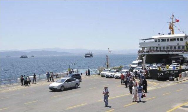 İstanbul'a Dönüş Trafiği Öğleden Sonra Yoğunlaştı