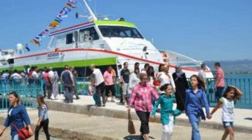 Akşemsettin Gemisi Bayramda Dolup Taştı