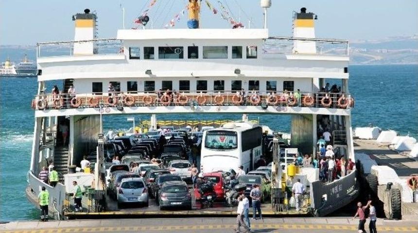 Tatilcilerin D&ouml;n&uuml;ş&uuml; S&uuml;r&uuml;yor