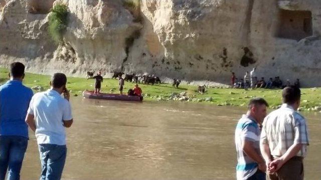 Çarşı İznine Çıkan Asker, Serinlemek İçin Girdiği Dicle Nehri’nde Kayboldu