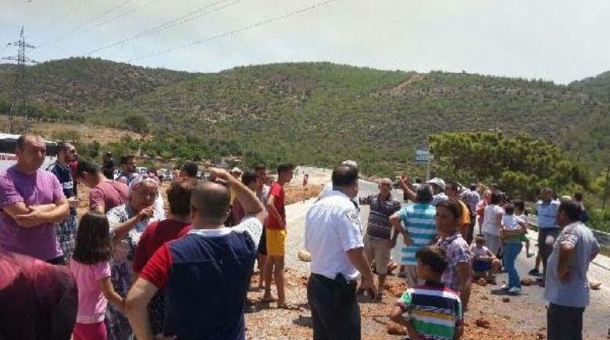 Mersin'de Orman Yangını, 1 Mahalle Boşaltıldı (3)