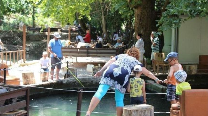 Tatilciler Ulupınar&rsquo;a Akın Etti