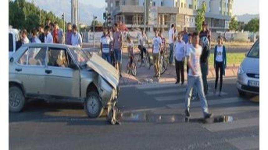 Kazayı Yaptı Aracı Bırakıp Ka&ccedil;tı