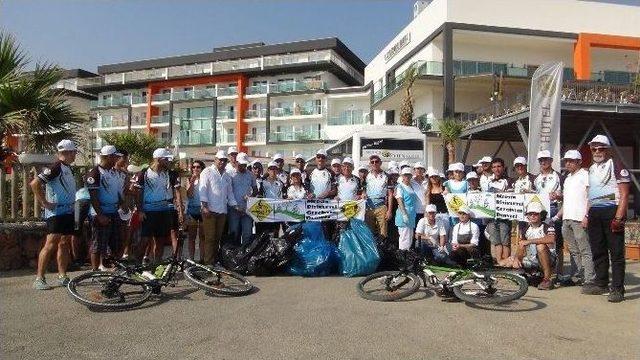 Sahil Temizliği Yapılarak &Ccedil;evre Bilincine Dikkat &Ccedil;ekildi 1