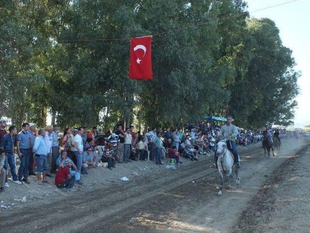 Köşk’te Rahvan Atlar Bayramda Nefes Kesti