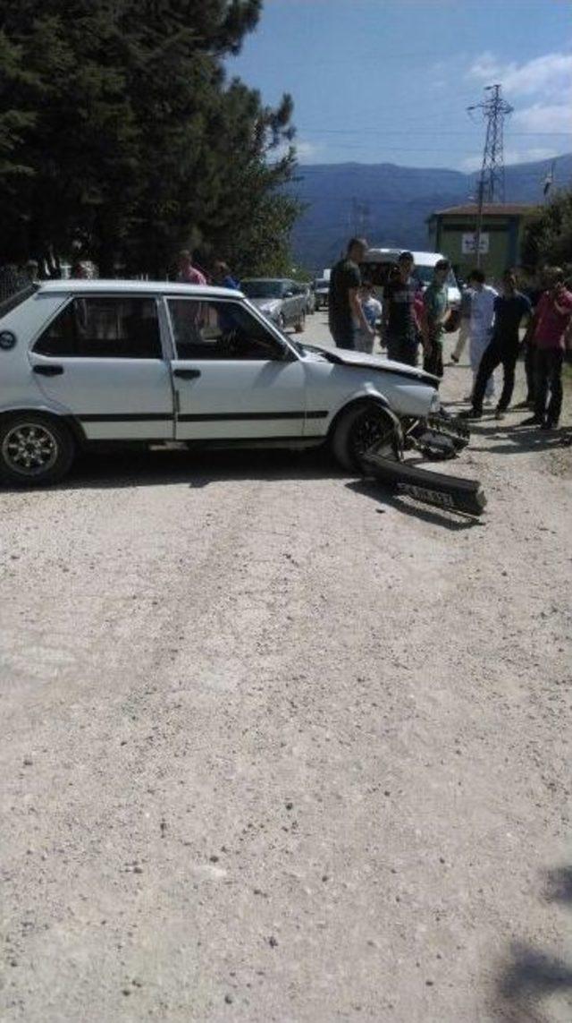 Sakarya’da Motosiklet İle Otomobil Çarpıştı: 1 Yaralı