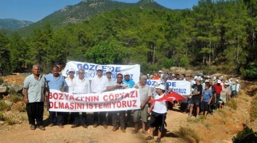 Mersin'de '&ccedil;&ouml;pl&uuml;k Istemiyoruz' Eylemi