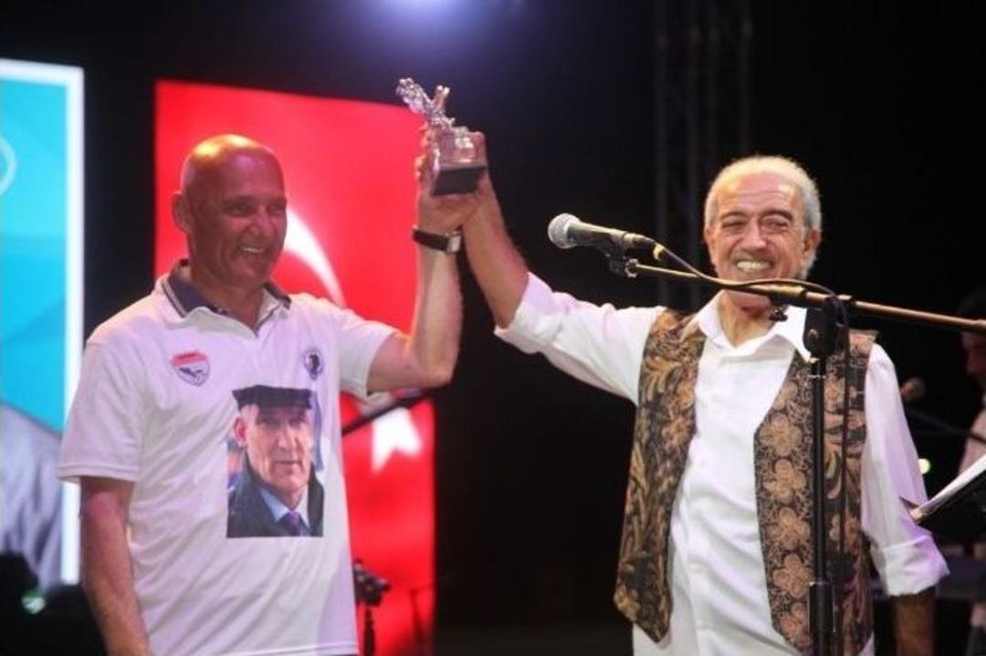 Edip Akbayram, Kartallılarla Buluştu