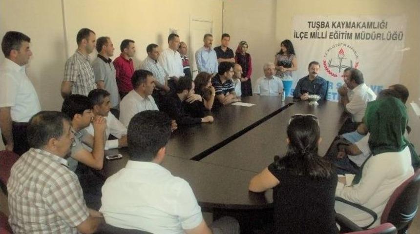 Tuşba İl&ccedil;e Milli Eğitim M&uuml;d&uuml;rl&uuml;ğ&uuml;&rsquo;nde Bayramlaşma