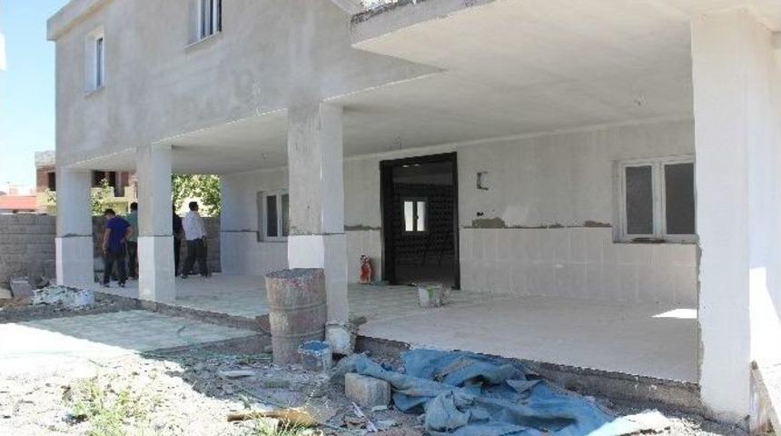 Ceylanpınar&rsquo;da İnşaatı Yarım Kalan Cami Yardım Bekliyor