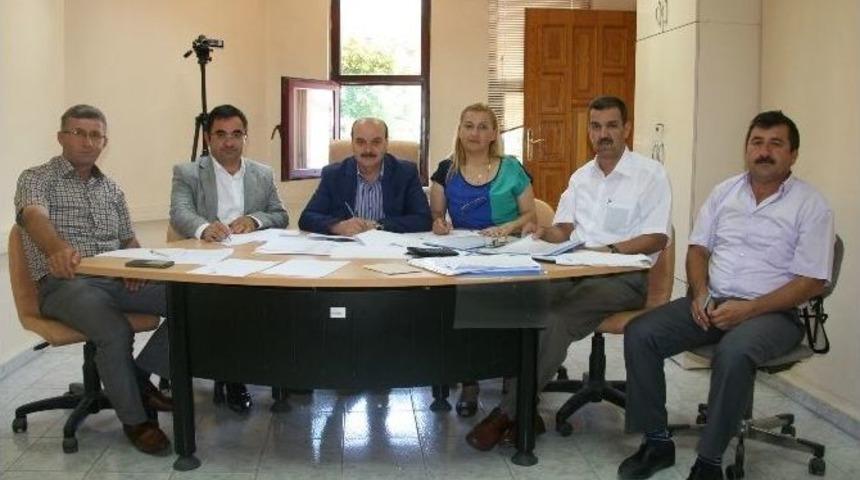 Boz&uuml;y&uuml;k&rsquo;te 41 D&uuml;kkan Kiraya Verildi