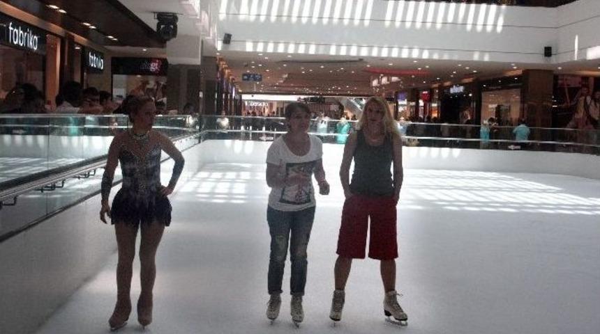 Sanko Park&rsquo;ta Buz Pateni G&ouml;sterisi