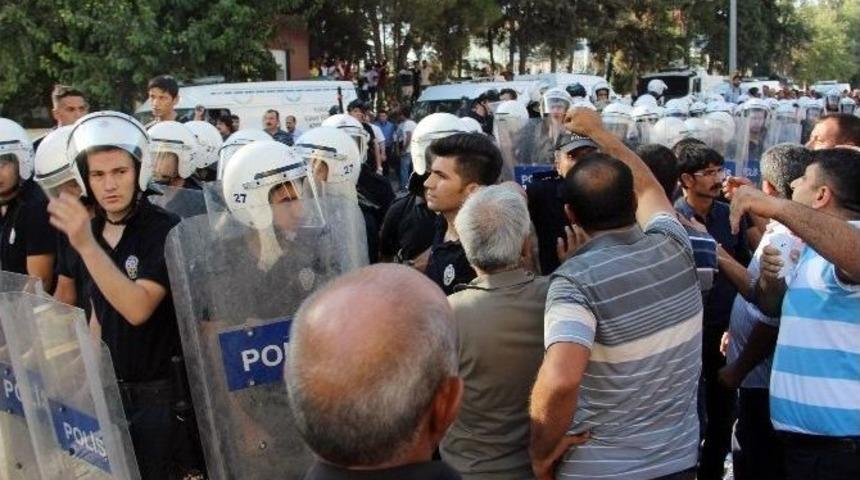 Suru&ccedil;&rsquo;ta Polis İle Vatandaşlar Arasında Gerginlik Yaşandı